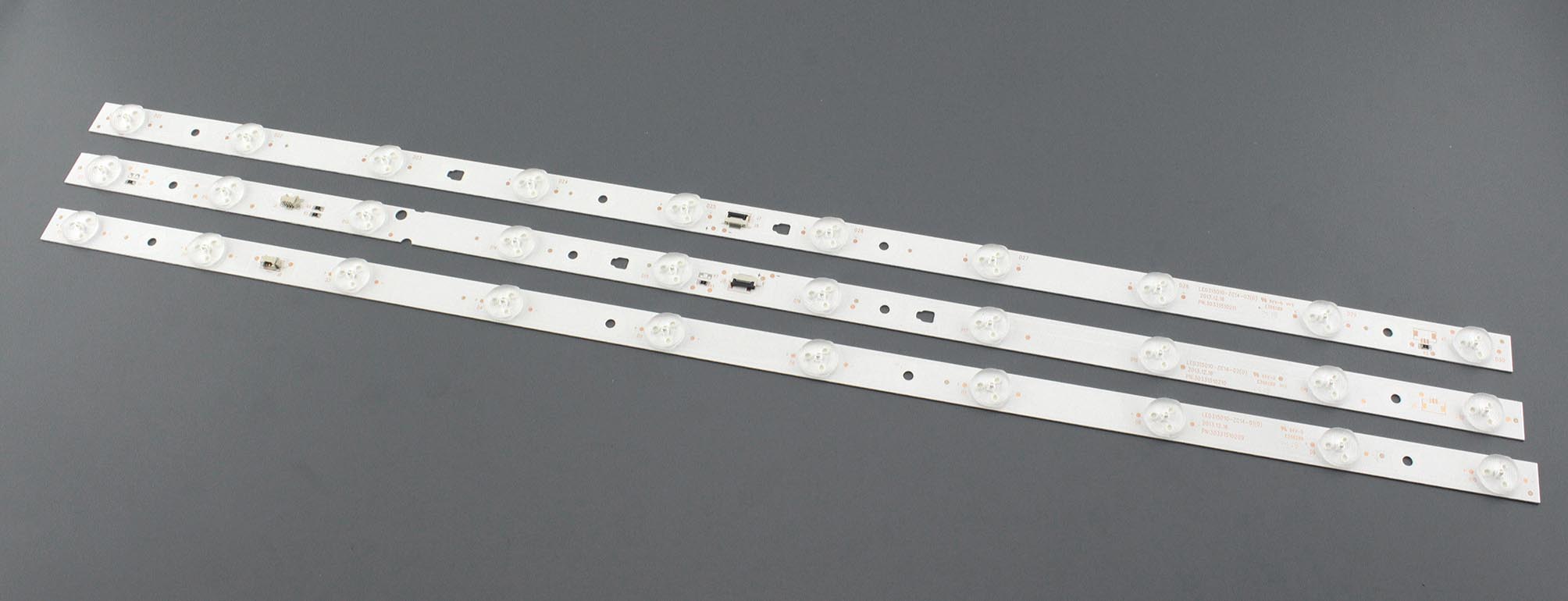 Светодиодная подсветка TV 32" 30331510211 LED315D10-ZC14-03(D) (комплект 3шт)